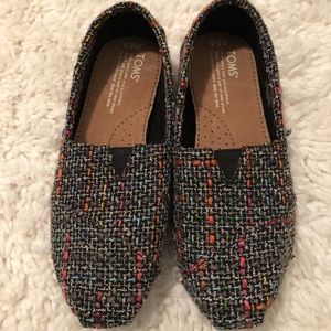 Toms slip on